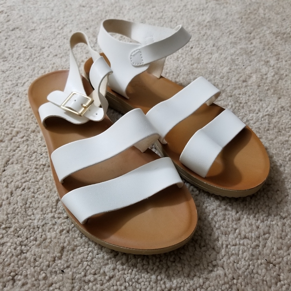 Bella Bella | White Sandals